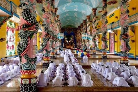  Cao Dai Temple - En Mystisk Smältdegel av Religiösa Traditioner!