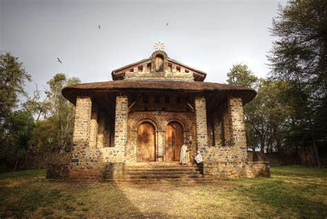  Debre Berhan Selassie Kyrka - En lysande oas av bibliska berättelser och färgstark konst!