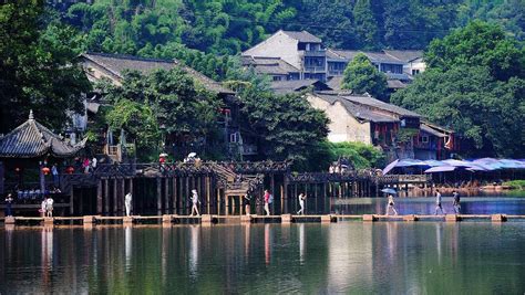  Liujiang Ancient Village: Mystisk historia möter pittoresk natur!