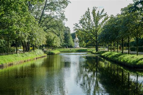  Lustgarten: En oas av grönska och historia mitt i Berlin!