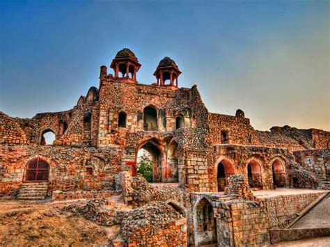  Rohtas Fort – En Gigant av Sten och Historia i Pakistans Hjärtland!